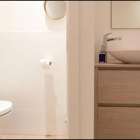 Oneluxstay Near Diamond District Holiday home *