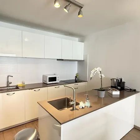Oneluxstay Near Diamond District Holiday home *
