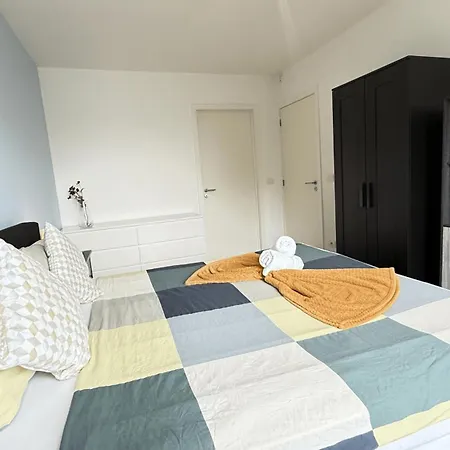 Oneluxstay Near Diamond District * Антверпен