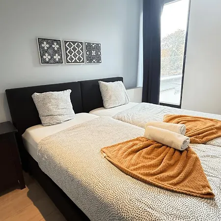בית נופש Oneluxstay Near Diamond District